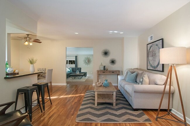 Photo - 5657 Barclay Ave