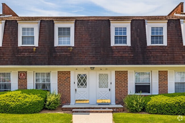 Building Entrance - Gateways at Randolph