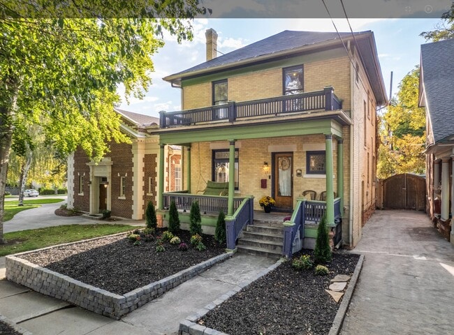 Photo - 115 G St