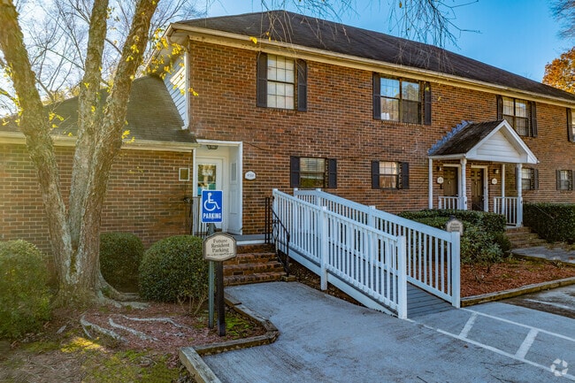 Leasing Office