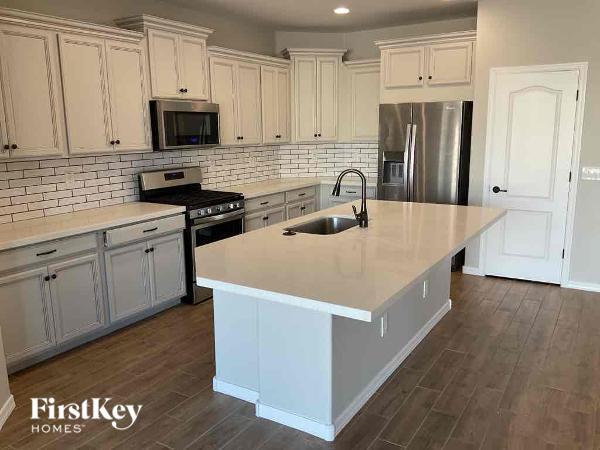 Photo - 19748 W Devonshire Ave