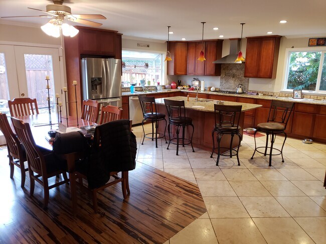 Photo - 849 Melrose Ct