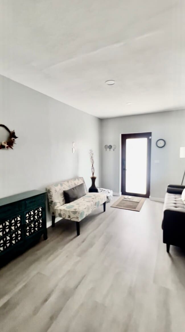 Photo - 2820 SW 1st St Unidad 2820 Room B