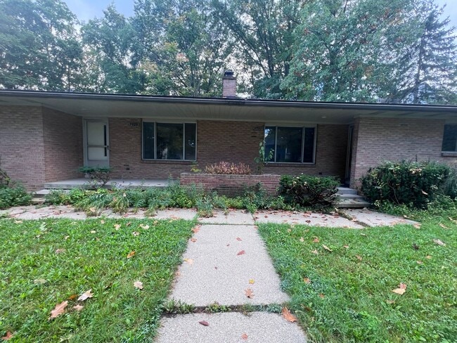 Photo - Two Bedroom Duplex SE Side w/ Decorative Fireplace! One Stall in Garage!
