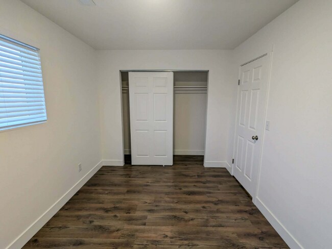 Photo - 341 E 2700 N