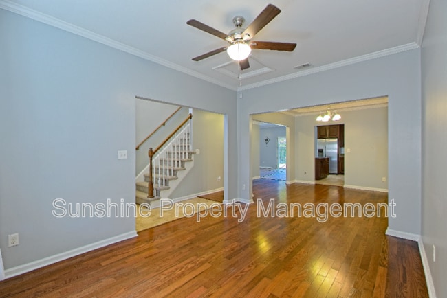 Photo - 2823 Lens Ave