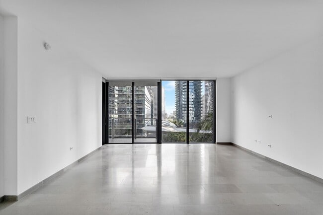 Photo - 88 SW 7th St Unidad # 1007