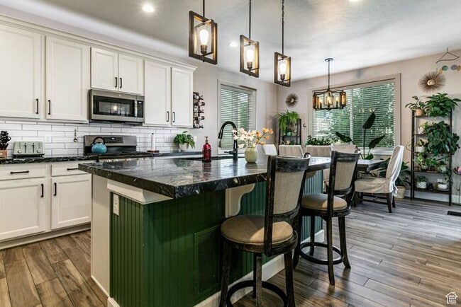 Photo - Awesome upgraded House w 2 car attached