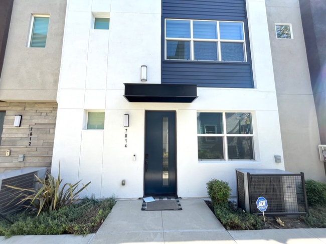 Photo - 3 bed, 2.5 bath located in Rancho Cucamonga!