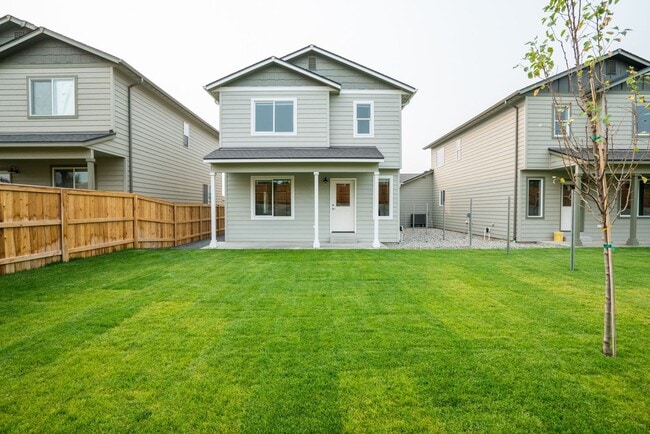 Fantastic brand new home with 2-car garage! - Fantastic brand new home with 2-car garage!