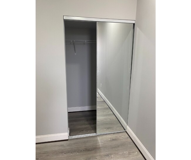 Photo - 1211 Poplar Grove St Unit BA Available W/Bath $850