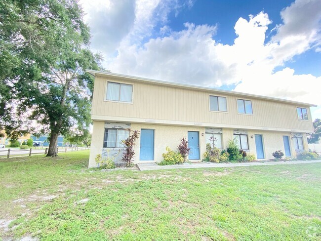 Building Photo - Beautiful Town Home near UCF in Orlando, F...