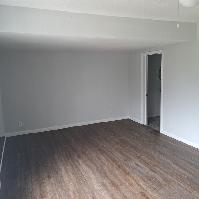 Photo - 423 Ellana Claire Ct