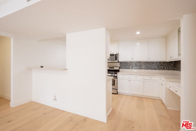 Photo - 11640 Woodbridge St Unit 106