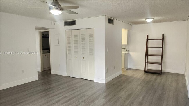 Building Photo - 7231 Miami Lakes Dr Unit C20