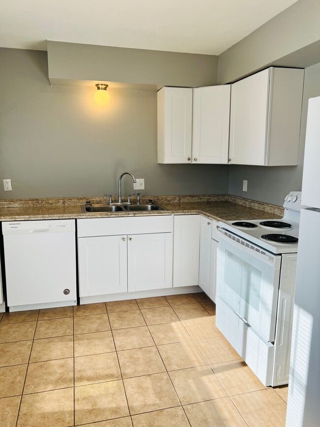 Photo - Updated 2 Bedroom Near Downtown Junction City