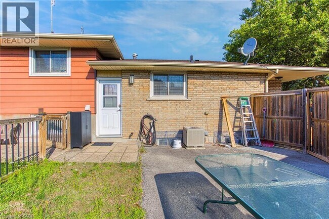 Photo - 4453 Meadowvale Dr