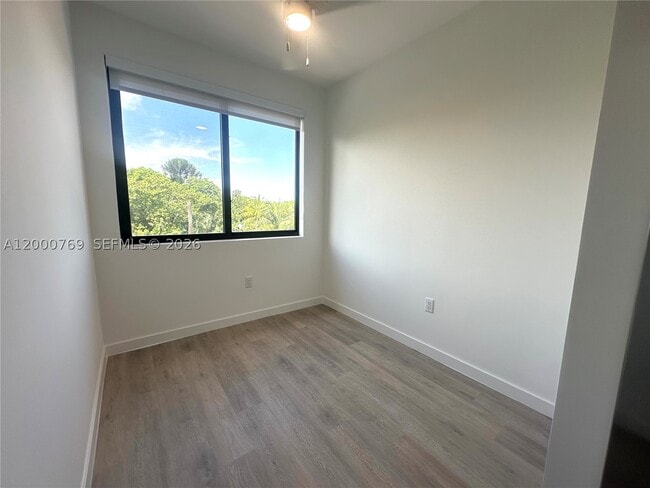 Photo - 20 NE 19th St Unit 304