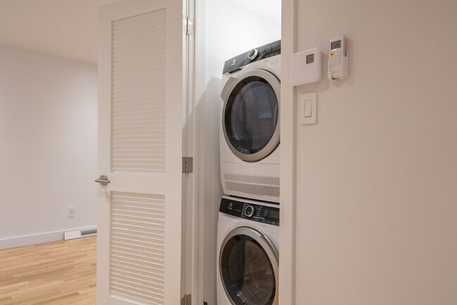 Photo - 3195 Av. Van Horne Unit 3