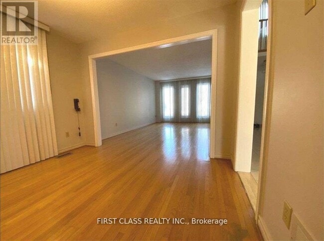 Photo - 11 Coleraine Ave