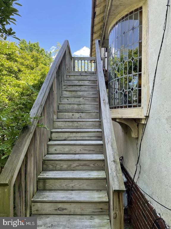 8 Montgomery Ave