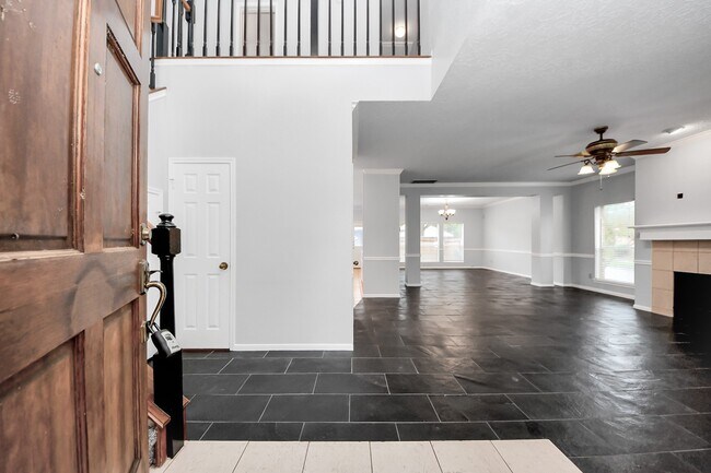 Photo - 2102 Gemini St