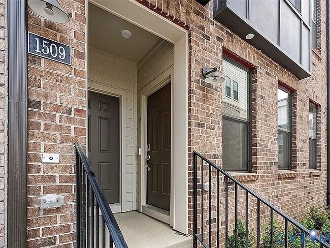 Building Photo - 1509 W Moore St