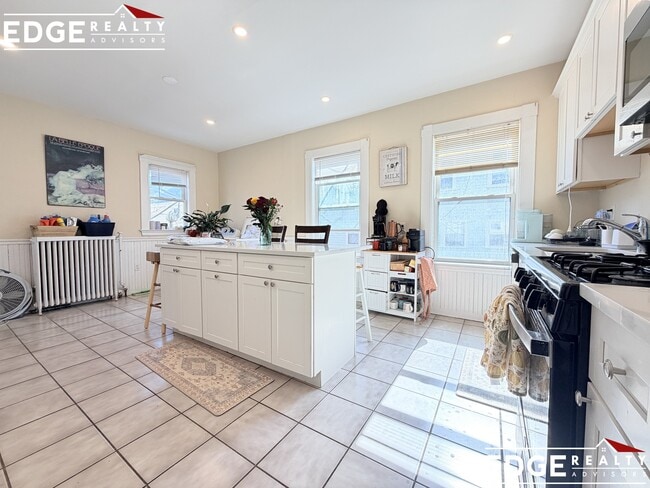 Photo - 73 Leicester St