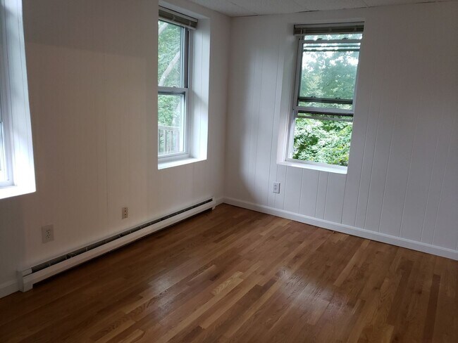 201 Strathmore Rd