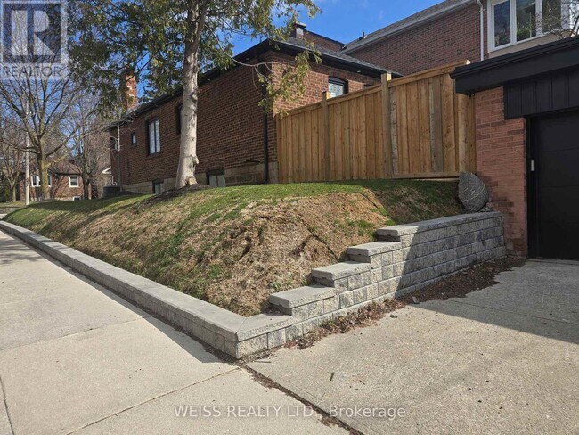 Photo - 199 Glengarry Ave