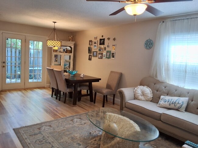 Photo - Knoxville 37912 - Short Term Lease with Utilities Included up to $200 per month -  2 bedroom, 2 b...