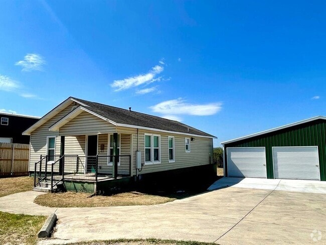 Building Photo - 10107 Signal Hill Rd Rental