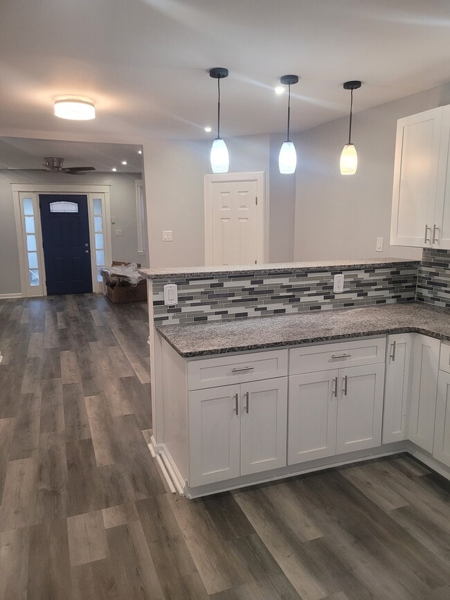 Photo - 305 Greenway Ave