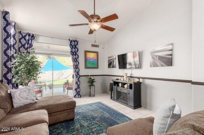 Photo - 862 W Saragosa St