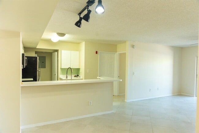 Building Photo - 2600 S University Dr Unit 211 Rental