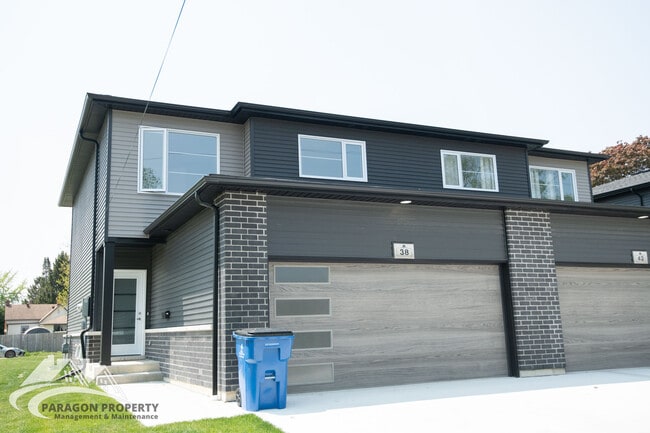 Photo - 38 Llydican Ave