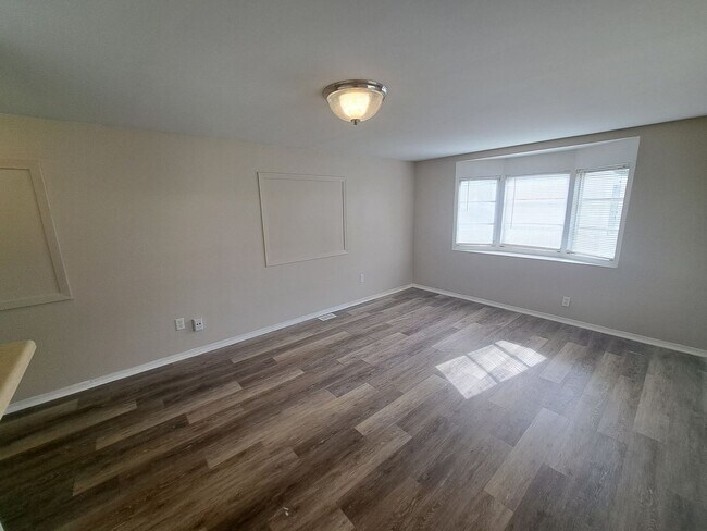 Photo - 1BR/1BA updated mobile home close to I10 and Pine Forest Rd