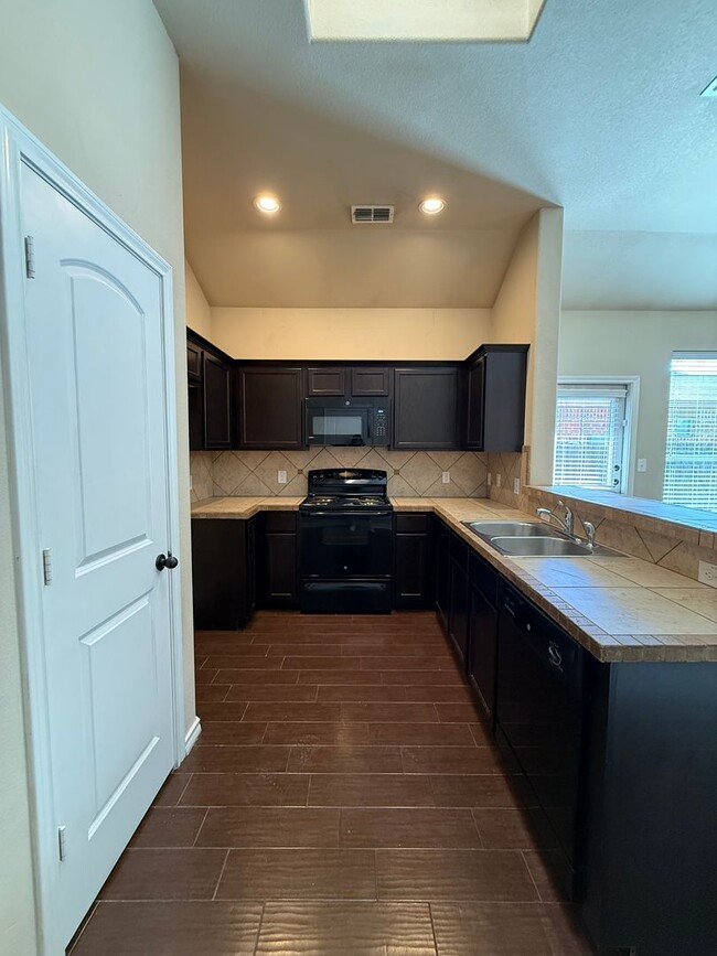 Photo - 125-131 Creekside Villa Dr