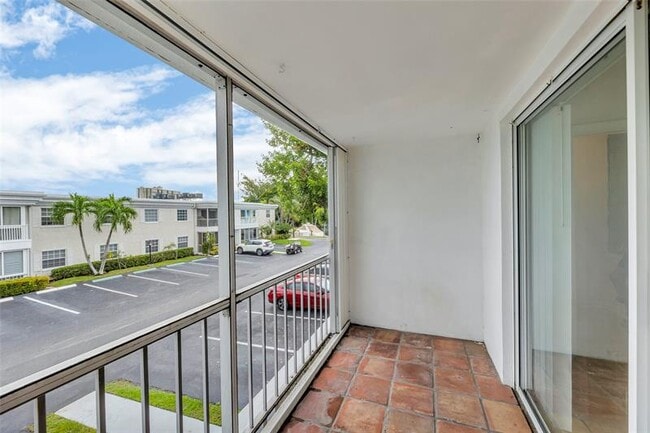 Building Photo - 6295 Bay Club Dr Unit 4 Rental