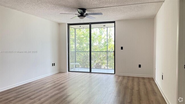 Building Photo - 5550 NW 44th St Unit 407b Rental