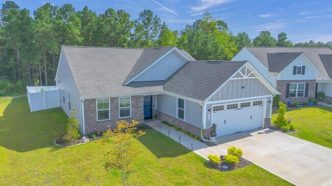 Photo - 922 Daylily Cir