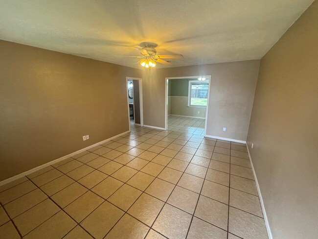 Photo - 4217 Redbud Ave