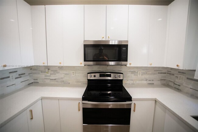 Photo - 1112 NE 41st Ave