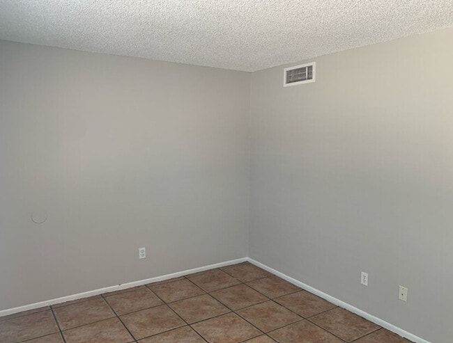 Photo - 1319 E Vista Ave Unit D