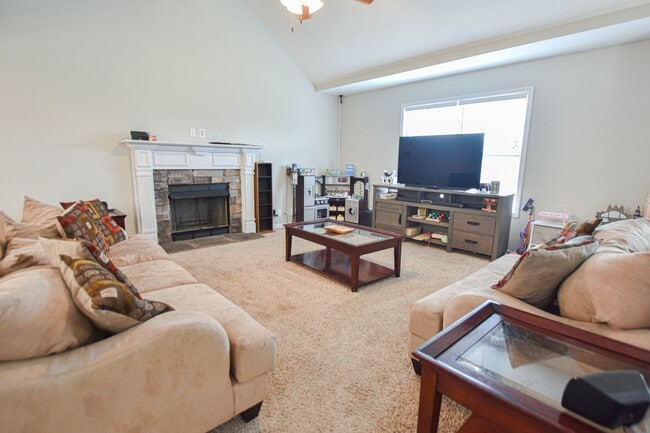 Photo - Pet Friendly Five Bedroom!