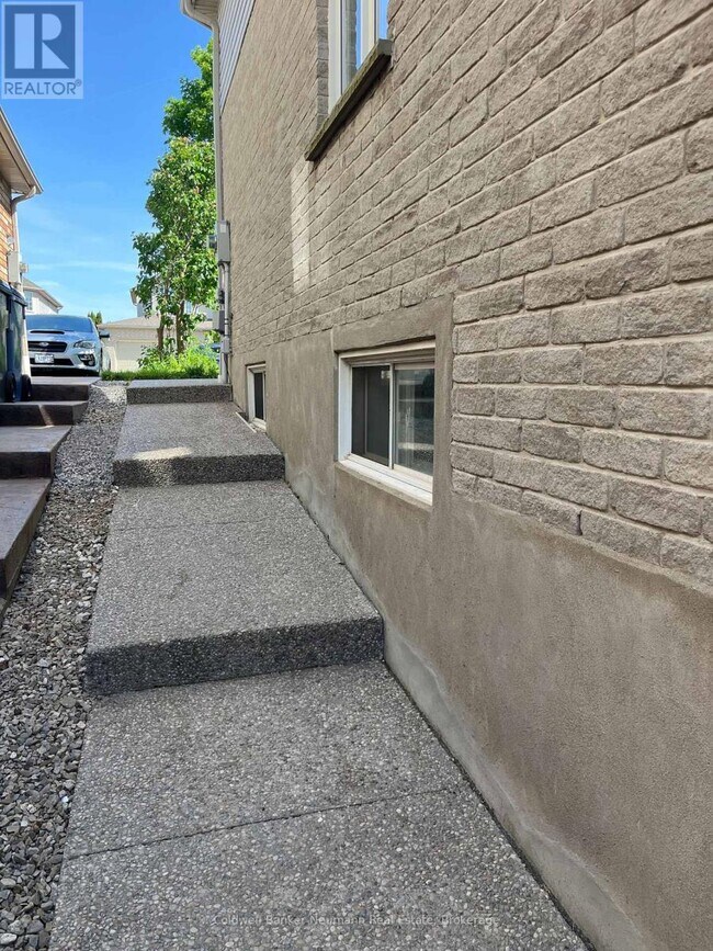 Photo - 198 Summerfield Dr