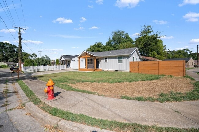 Photo - 2600 Aspen Dr