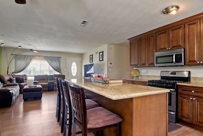 Beautifully remodeled 3-bedroom 2 bath hom... - Beautifully remodeled 3-bedroom 2 bath hom... Casa