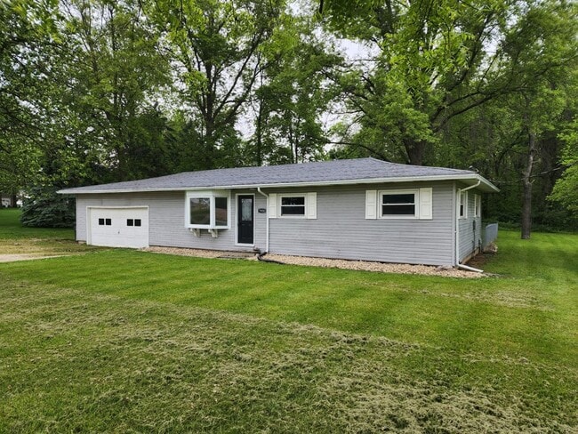 Shawnee Country Rental – 3 Bed, 1 Bath Hom... - Shawnee Country Rental – 3 Bed, 1 Bath Hom...
