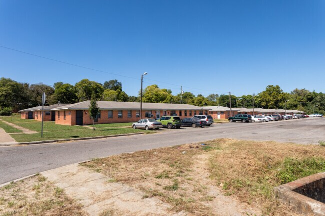 Photo - Norwood Plaza Apartments